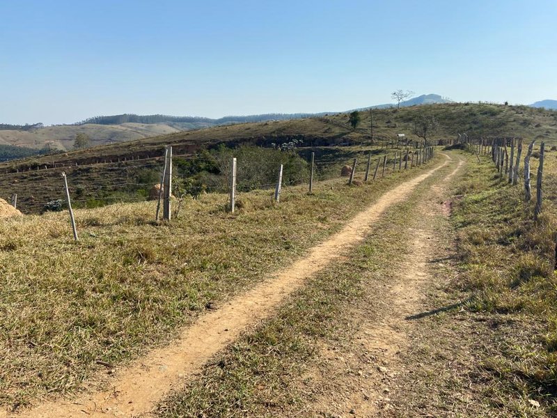 ÁREA RURAL COM 2 HECTARES EM SÃO JOSÉ DOS CAMPOS, S.P - São José dos Campos - 