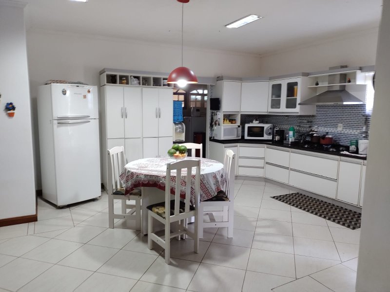 SÍTIO COM 8 ALQUEIRES DE PORTEIRA FECHADA EM TURVOLANDIA, M.G - TURVOLANDIA - 