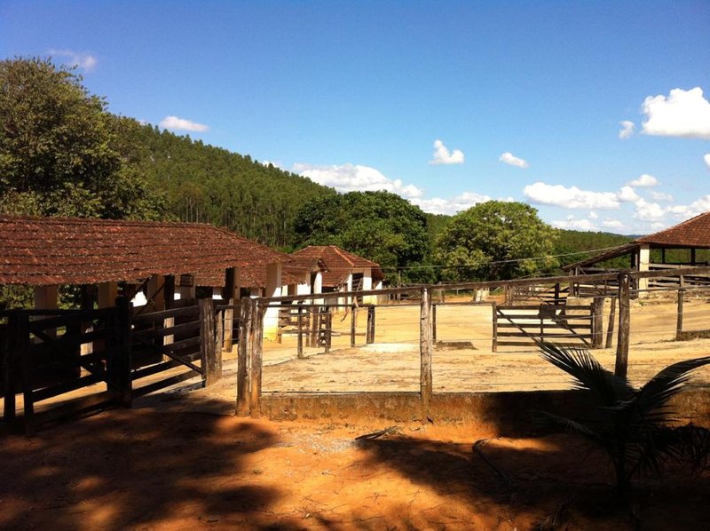 FAZENDA COM 350 HECTARES NA REGIÃO DE CARMO DO RIO CLARO, M.G - Carmo do Rio Claro - 