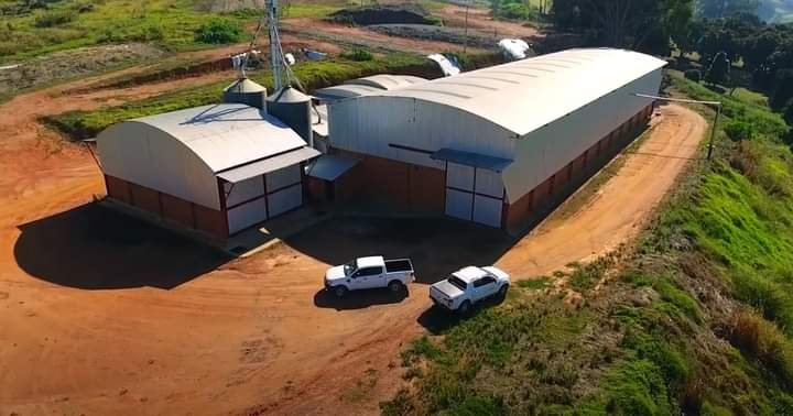 FAZENDA COM 550 ALQUEIRES NA REGIÃO DE VARGEM GRANDE, S.P - Várzea Paulista - 