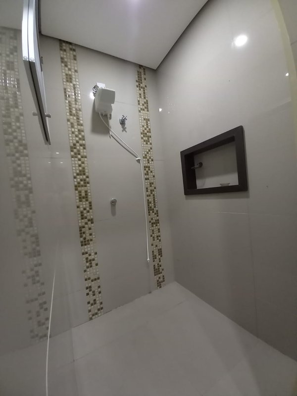 LINDA CASA NO JARDIM LUCÉLIA, SEMIMOBILIADA, COM CASA DE 3 CÔMODOS NOS FUNDOS - Sumaré - 