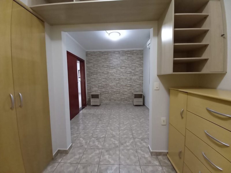 LINDA CASA NO JARDIM LUCÉLIA, SEMIMOBILIADA, COM CASA DE 3 CÔMODOS NOS FUNDOS - Sumaré - 