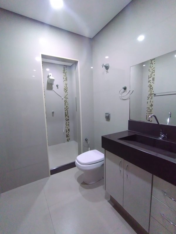 LINDA CASA NO JARDIM LUCÉLIA, SEMIMOBILIADA, COM CASA DE 3 CÔMODOS NOS FUNDOS - Sumaré - 