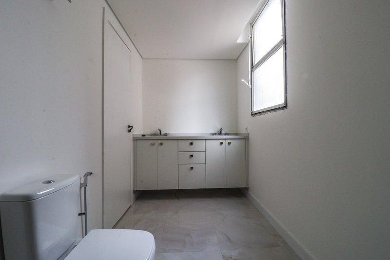 3 dorm, 3 suites, 4 banheiros, 3 vagas, 235m² Rua Doutor Gabriel dos Santos São Paulo - 