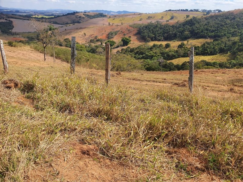 FAZENDA COM 152 ALQUIRES NA REGIÃO DE BAEPENDI MG - BAEPENDI - 