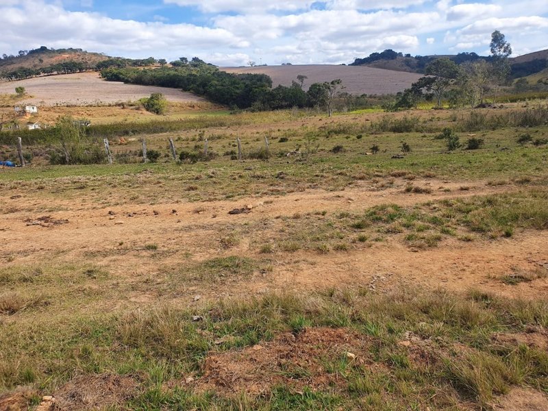 FAZENDA COM 152 ALQUIRES NA REGIÃO DE BAEPENDI MG - BAEPENDI - 
