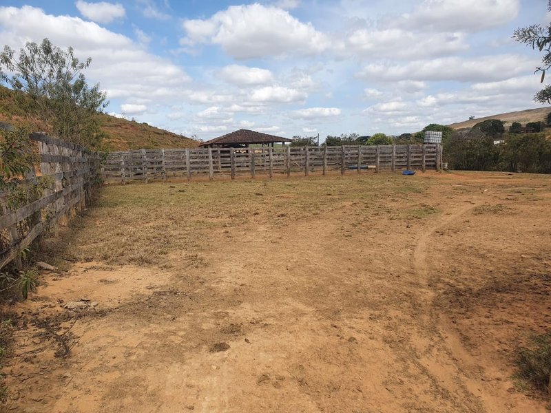 FAZENDA COM 152 ALQUIRES NA REGIÃO DE BAEPENDI MG - BAEPENDI - 