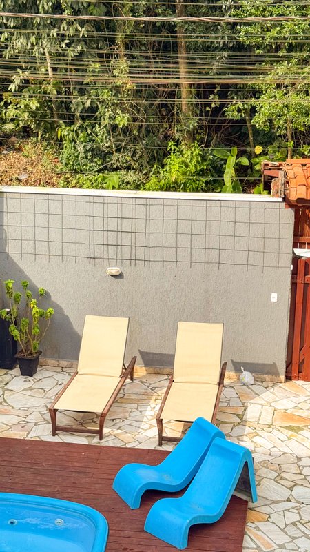 Casa Fora de Condomínio na Praia de Juquehy, 4 quartos, 350m². - LOCAÇÃO ANUAL Caminho do Caçador São Sebastião - 