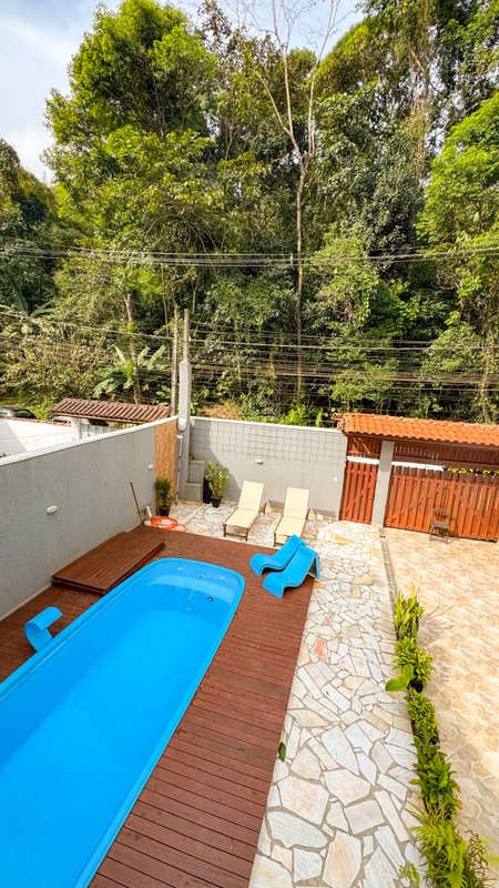 Casa Fora de Condomínio na Praia de Juquehy, 4 quartos, 350m². - LOCAÇÃO ANUAL Caminho do Caçador São Sebastião - 