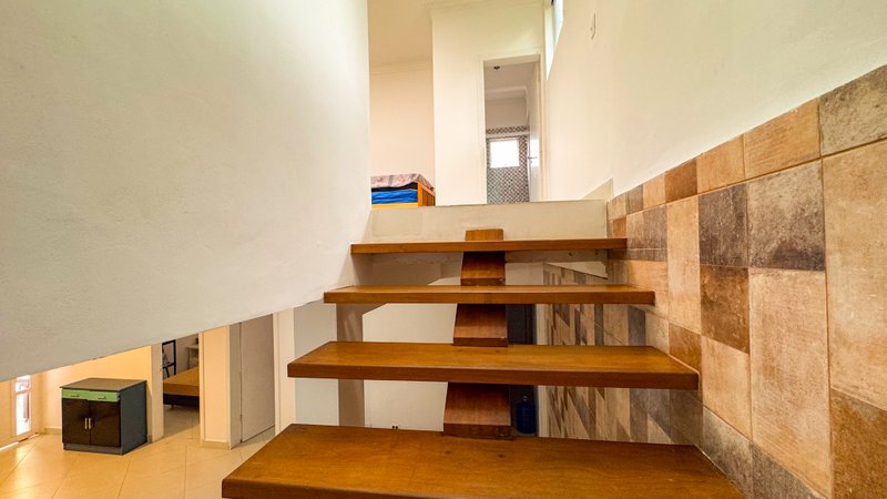 Casa Fora de Condomínio na Praia de Juquehy, 4 quartos, 350m². - LOCAÇÃO ANUAL Caminho do Caçador São Sebastião - 