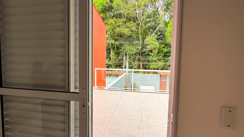 Casa Fora de Condomínio na Praia de Juquehy, 4 quartos, 350m². - LOCAÇÃO ANUAL Caminho do Caçador São Sebastião - 