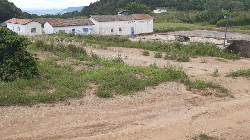 FAZENDA COM 21.75 ALQUEIRES NA REGIÃO DE SÃO GONSALO DO SAPUCAÍ, M.G - SAO GONCALO DO SAPUCAI - 