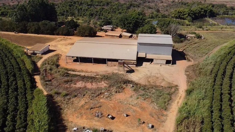 FAZENDA COM 1.000 HECTARES EM NA REGIÃO DE UNAÍ MG - Unaí - 