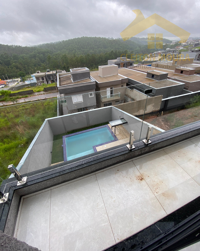 Linda Casa com Piscina em Cajamar, no Portal dos Ipês Rua das Caleandras Cajamar - 