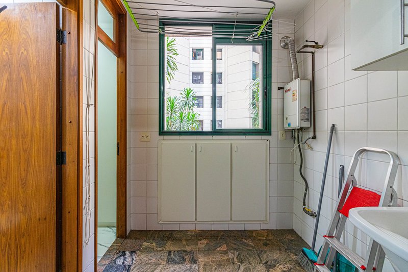3 dorms, 4 banheiros, 2 vagas, 121m² Alameda dos Jurupis São Paulo - 