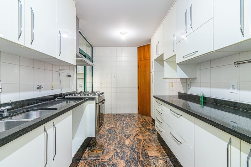 3 dorms, 4 banheiros, 2 vagas, 121m² Alameda dos Jurupis São Paulo - 