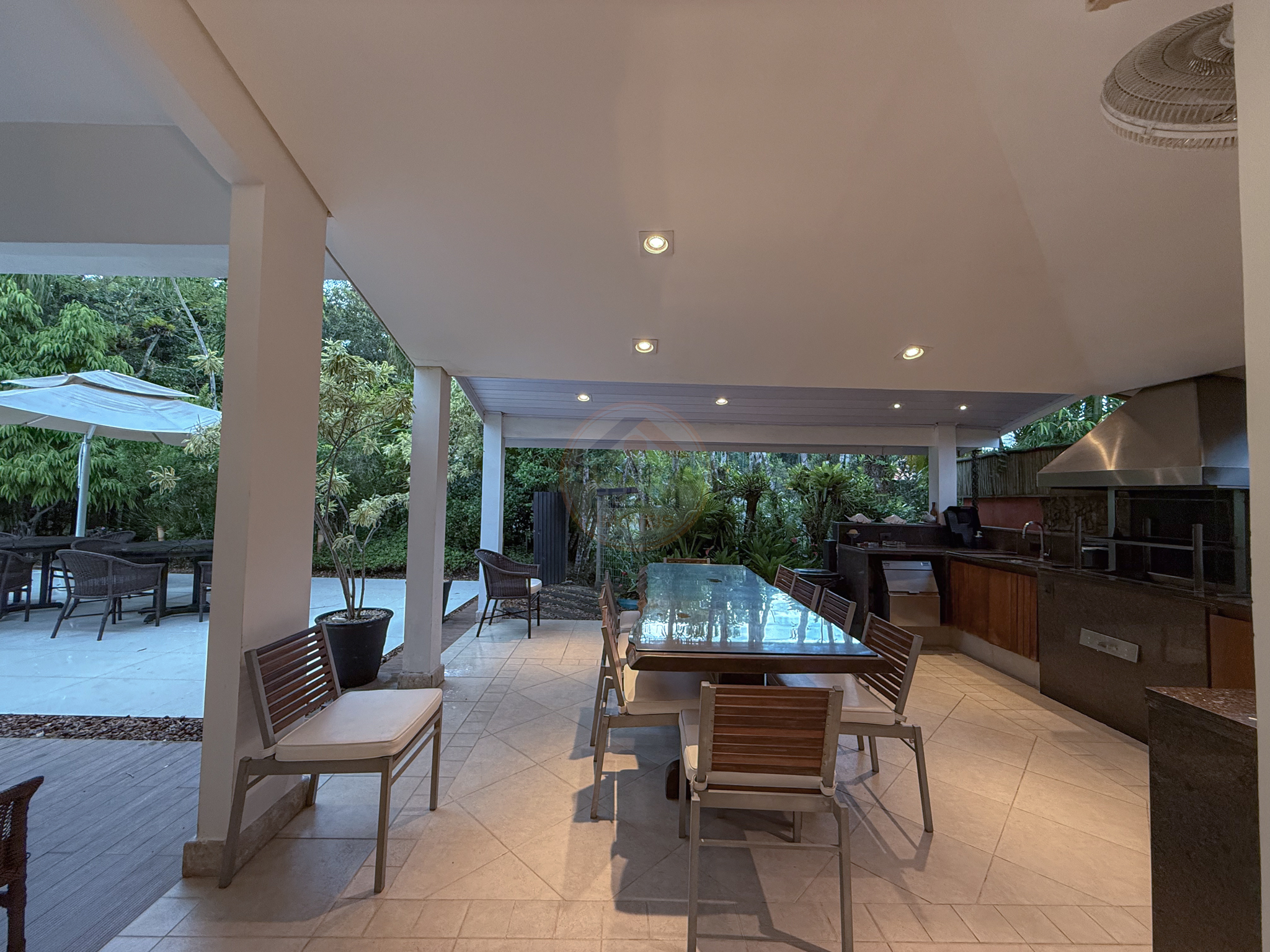 Casa na Praia do Engenho com 5 Su&iacute;tes em Condom&iacute;nio Estilo Clube - LOCA&Ccedil;&Atilde;O MENSAL / DI&Aacute;RIA  São Sebastião - 