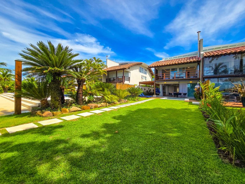 Casa luxuosa frente ao mar com 6 suítes, Praia de Barra do Una - VENDA / LOCAÇÕES  São Sebastião - 