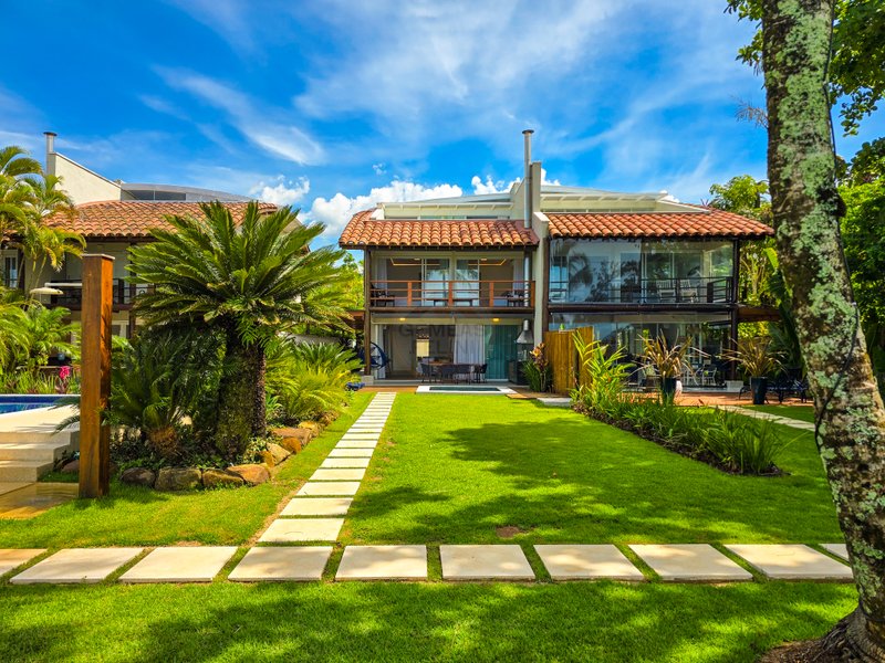 Casa luxuosa frente ao mar com 6 suítes, Praia de Barra do Una - VENDA / LOCAÇÕES  São Sebastião - 