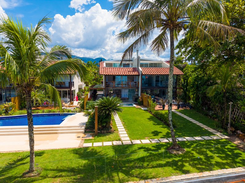 Casa luxuosa frente ao mar com 6 suítes, Praia de Barra do Una - VENDA / LOCAÇÕES  São Sebastião - 