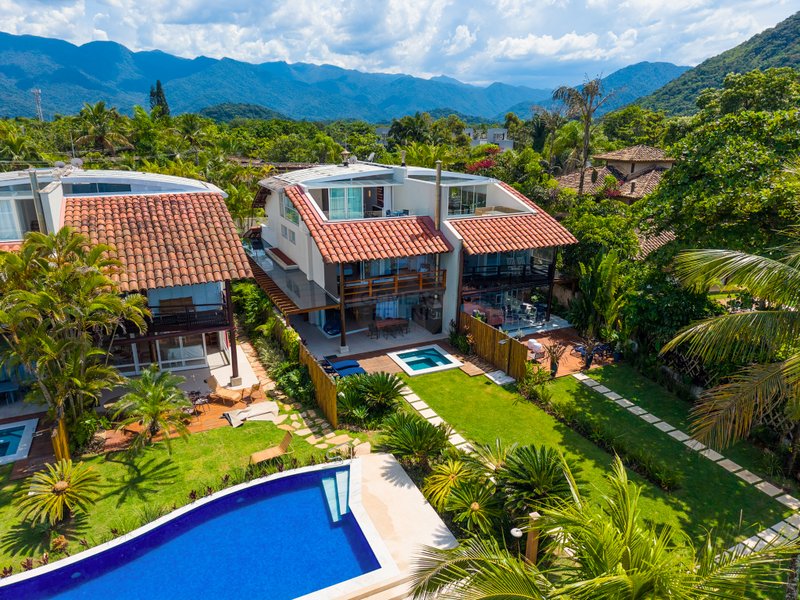 Casa luxuosa frente ao mar com 6 suítes, Praia de Barra do Una - VENDA / LOCAÇÕES  São Sebastião - 