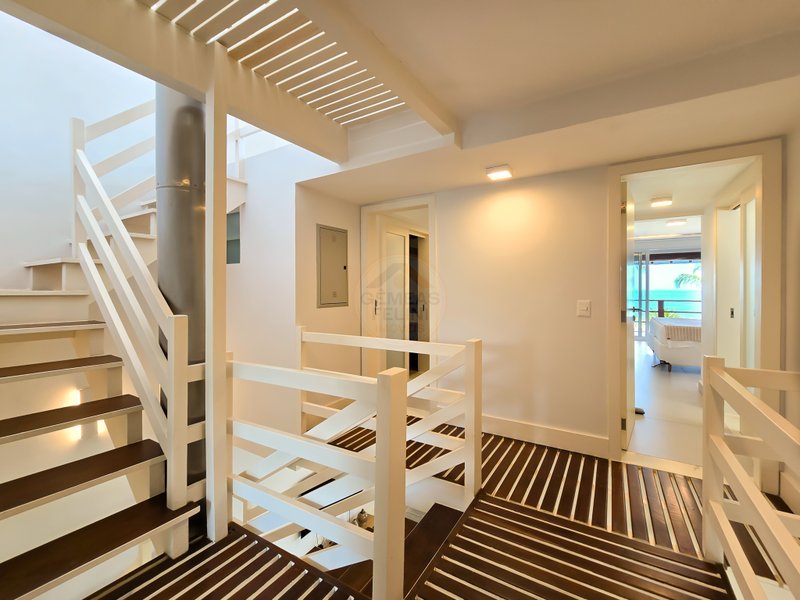 Casa luxuosa frente ao mar com 6 suítes, Praia de Barra do Una - VENDA / LOCAÇÕES  São Sebastião - 