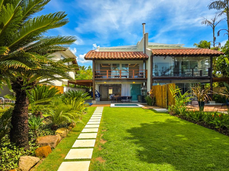 Casa luxuosa frente ao mar com 6 suítes, Praia de Barra do Una - VENDA / LOCAÇÕES  São Sebastião - 