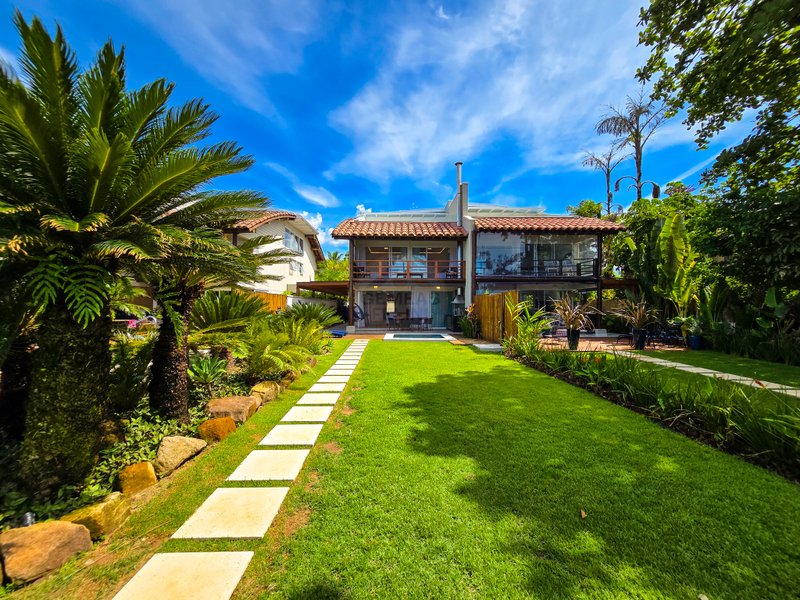 Casa luxuosa frente ao mar com 6 suítes, Praia de Barra do Una - VENDA / LOCAÇÕES  São Sebastião - 