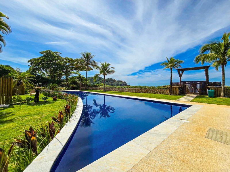 Casa luxuosa frente ao mar com 6 suítes, Praia de Barra do Una - VENDA / LOCAÇÕES  São Sebastião - 