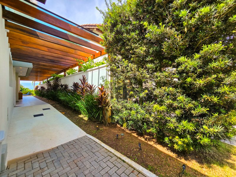 Casa luxuosa frente ao mar com 6 suítes, Praia de Barra do Una - VENDA / LOCAÇÕES  São Sebastião - 