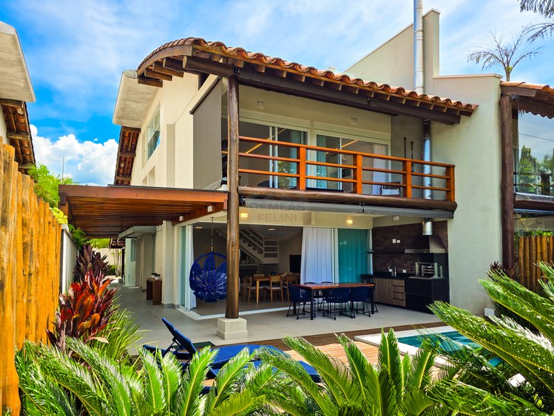 Casa luxuosa frente ao mar com 6 suítes, Praia de Barra do Una - VENDA / LOCAÇÕES  São Sebastião - 