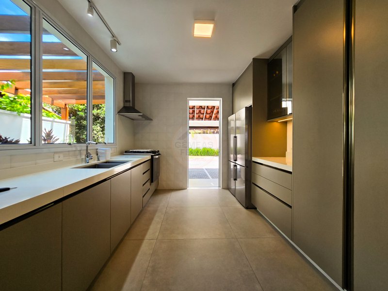 Casa luxuosa frente ao mar com 6 suítes, Praia de Barra do Una - VENDA / LOCAÇÕES  São Sebastião - 