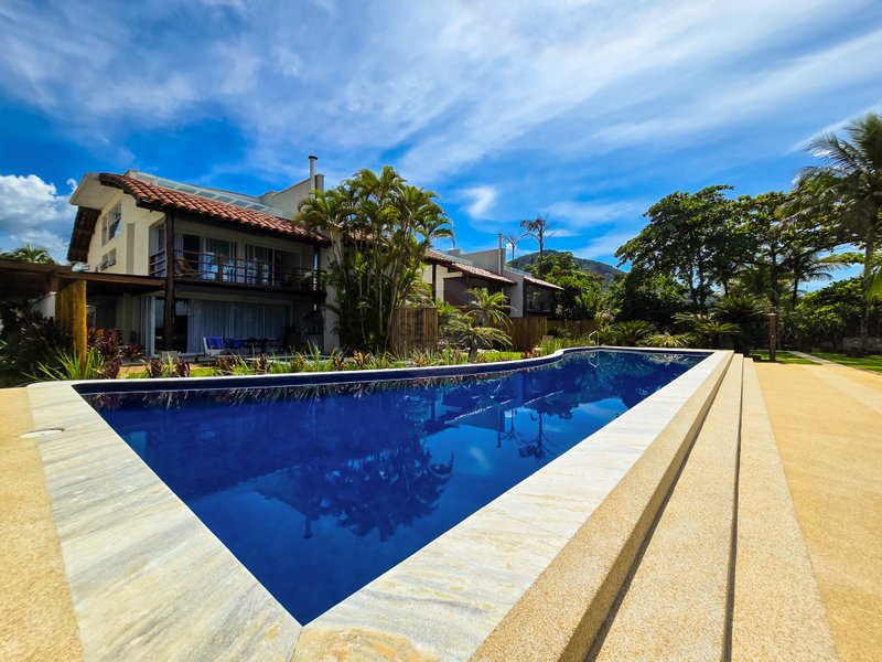 Casa luxuosa frente ao mar com 6 suítes, Praia de Barra do Una - VENDA / LOCAÇÕES  São Sebastião - 