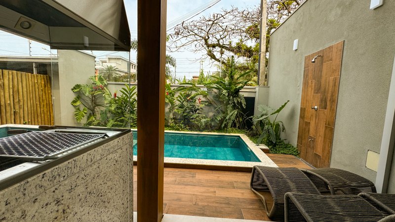 CASA EM CONDOMÍNIO À VENDA NA PRAIA DE JUQUEHY! - São Sebastião - 
