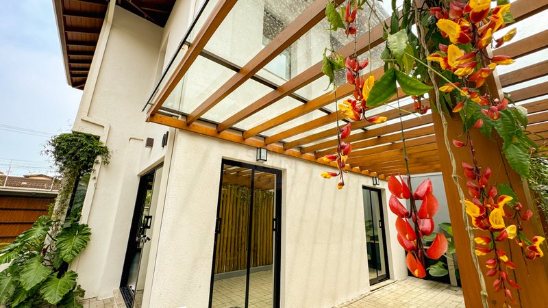 CASA EM CONDOMÍNIO À VENDA NA PRAIA DE JUQUEHY! - São Sebastião - 