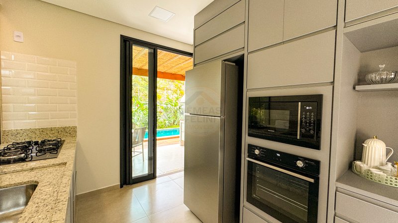 CASA EM CONDOMÍNIO À VENDA NA PRAIA DE JUQUEHY! - São Sebastião - 