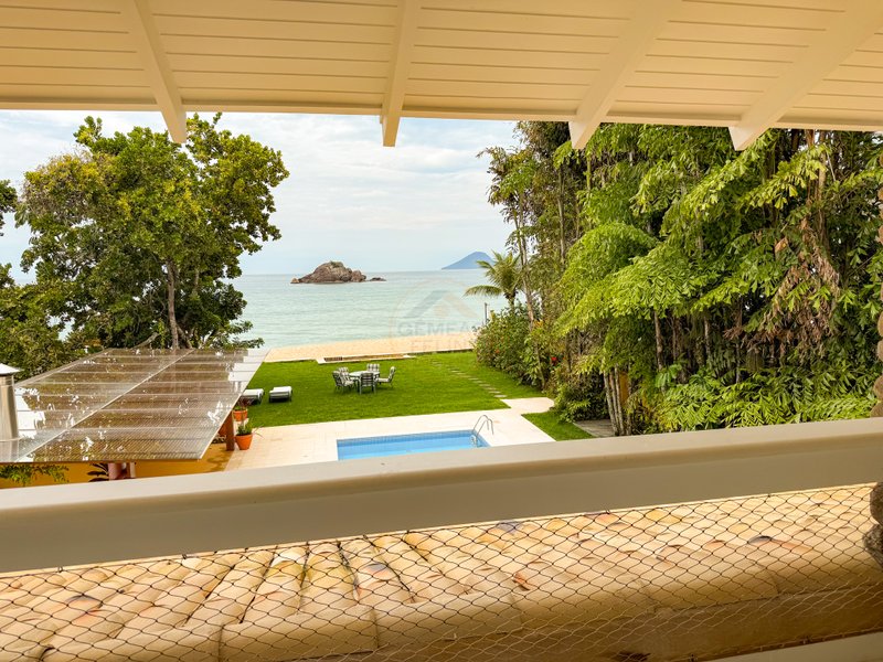 Casa P&eacute; na Areia na Praia de Juquehy com Piscina e Jardim - LOCA&Ccedil;&Atilde;O DI&Aacute;RIA  São Sebastião - 