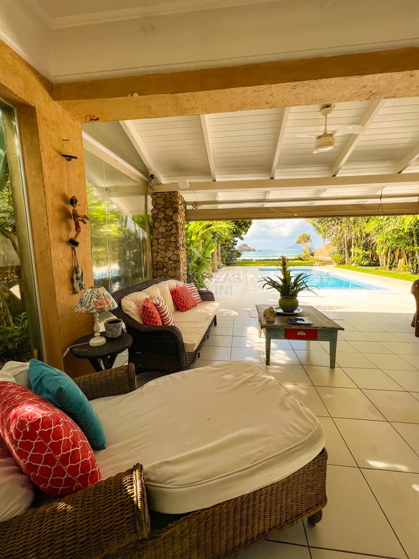Casa Pé na Areia na Praia de Juquehy com Piscina e Jardim - LOCAÇÃO DIÁRIA - São Sebastião - 