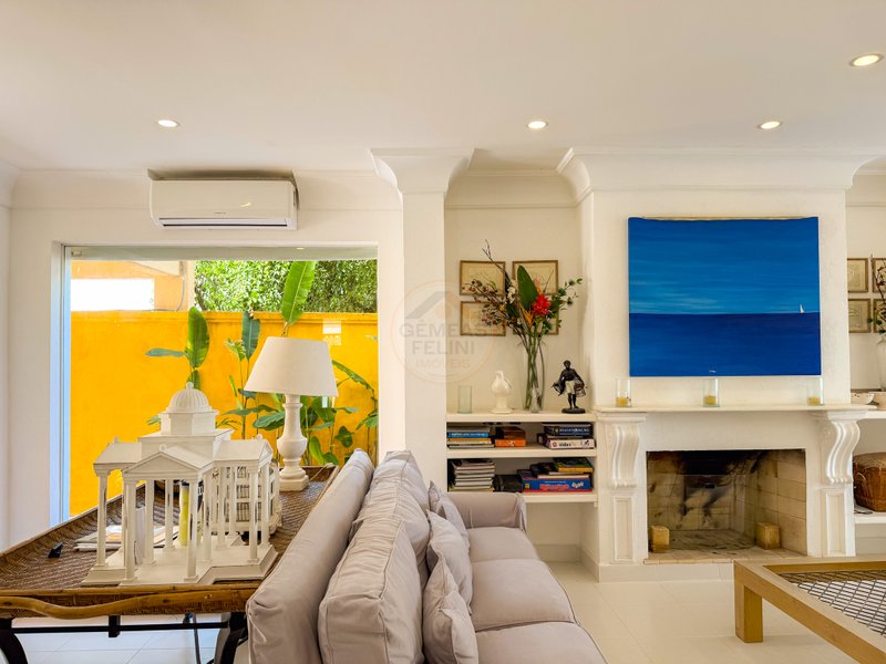 Casa P&eacute; na Areia na Praia de Juquehy com Piscina e Jardim - LOCA&Ccedil;&Atilde;O DI&Aacute;RIA  São Sebastião - 