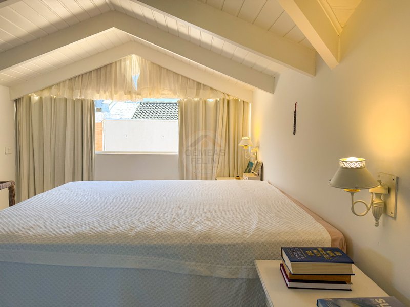 Casa P&eacute; na Areia na Praia de Juquehy com Piscina e Jardim - LOCA&Ccedil;&Atilde;O DI&Aacute;RIA  São Sebastião - 