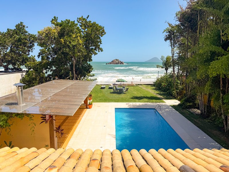 Casa P&eacute; na Areia na Praia de Juquehy com Piscina e Jardim - LOCA&Ccedil;&Atilde;O DI&Aacute;RIA  São Sebastião - 