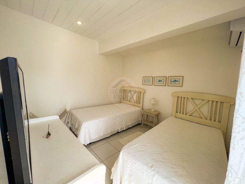 Casa Pé na Areia na Praia de Juquehy com Piscina e Jardim - LOCAÇÃO DIÁRIA - São Sebastião - 