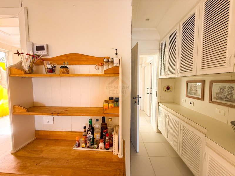 Casa P&eacute; na Areia na Praia de Juquehy com Piscina e Jardim - LOCA&Ccedil;&Atilde;O DI&Aacute;RIA  São Sebastião - 