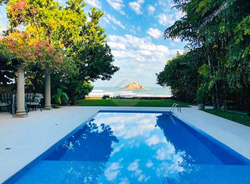 Casa Pé na Areia na Praia de Juquehy com Piscina e Jardim - LOCAÇÃO DIÁRIA - São Sebastião - 