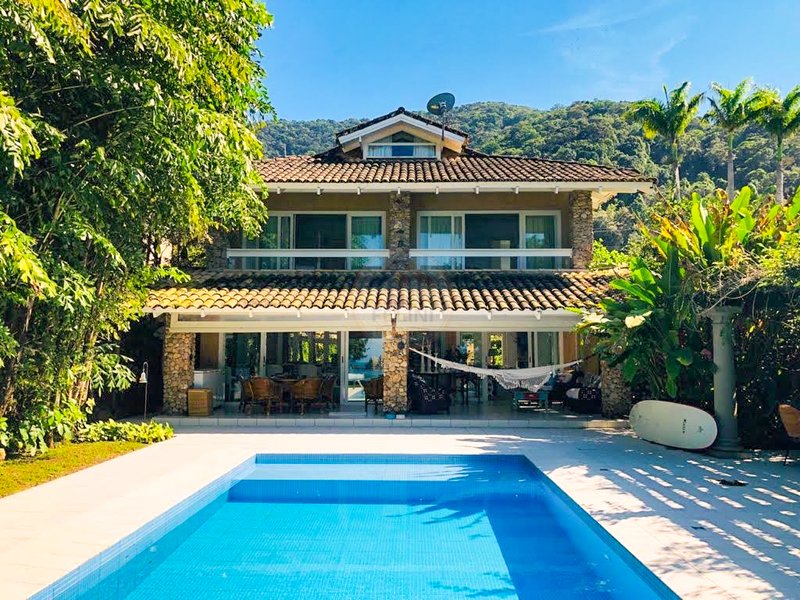 Casa Pé na Areia na Praia de Juquehy com Piscina e Jardim - LOCAÇÃO DIÁRIA - São Sebastião - 