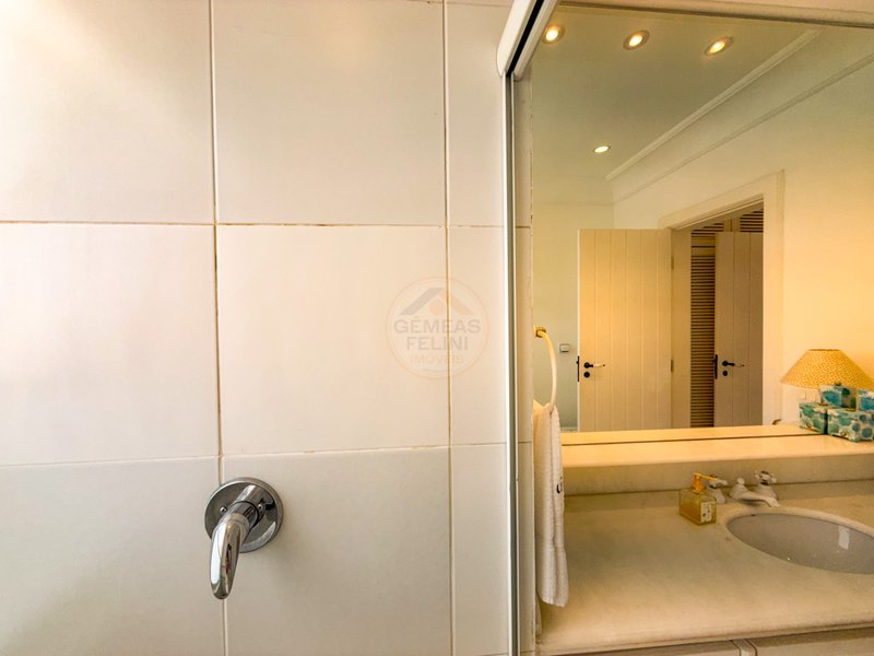 Casa P&eacute; na Areia na Praia de Juquehy com Piscina e Jardim - LOCA&Ccedil;&Atilde;O DI&Aacute;RIA  São Sebastião - 