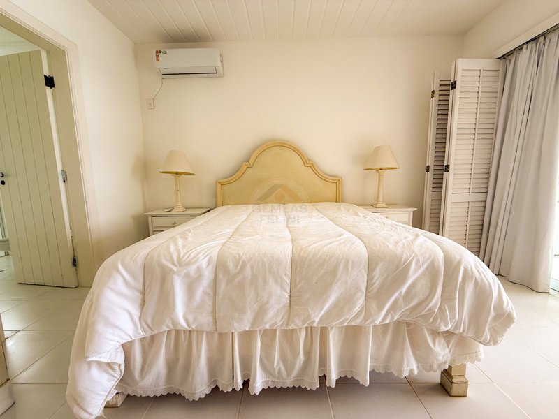 Casa P&eacute; na Areia na Praia de Juquehy com Piscina e Jardim - LOCA&Ccedil;&Atilde;O DI&Aacute;RIA  São Sebastião - 