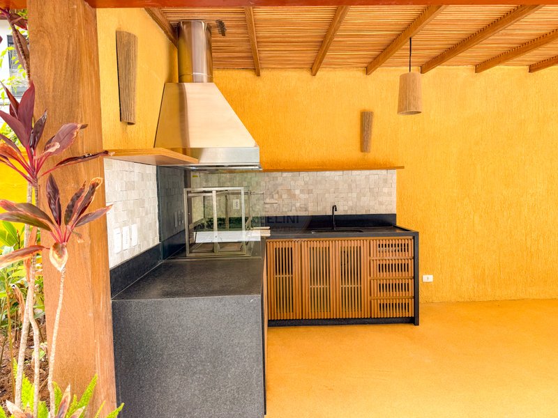 Casa P&eacute; na Areia na Praia de Juquehy com Piscina e Jardim - LOCA&Ccedil;&Atilde;O DI&Aacute;RIA  São Sebastião - 