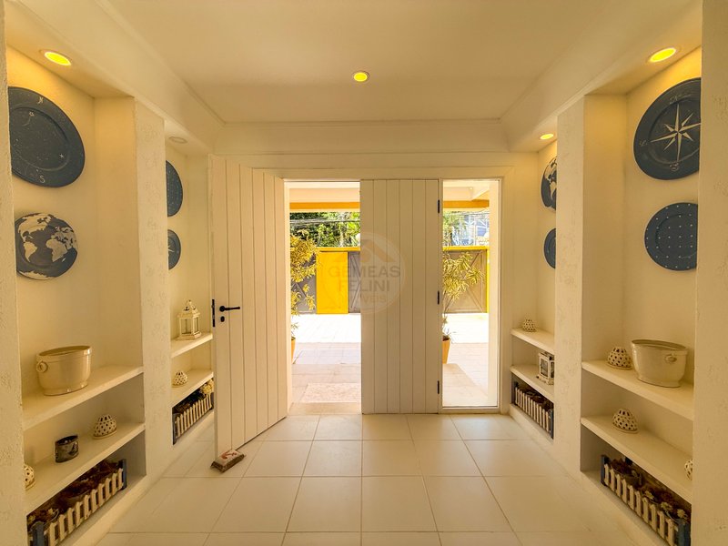 Casa P&eacute; na Areia na Praia de Juquehy com Piscina e Jardim - LOCA&Ccedil;&Atilde;O DI&Aacute;RIA  São Sebastião - 