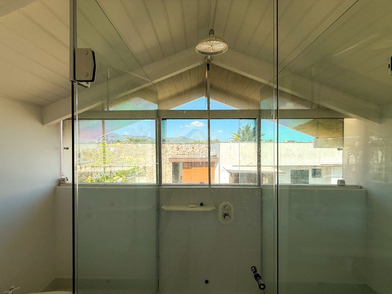 Casa P&eacute; na Areia na Praia de Juquehy com Piscina e Jardim - LOCA&Ccedil;&Atilde;O DI&Aacute;RIA  São Sebastião - 